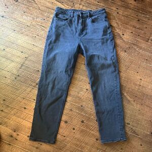 American Eagle black distressed size 6 short Mom jeans